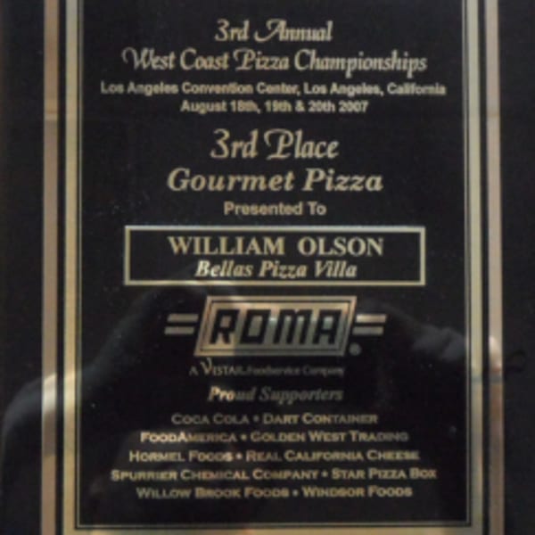 A plaque for Bella's Pizza Villa, awarded 3rd Place Gourmet Pizza at the 2007 West Coast Pizza Championships.